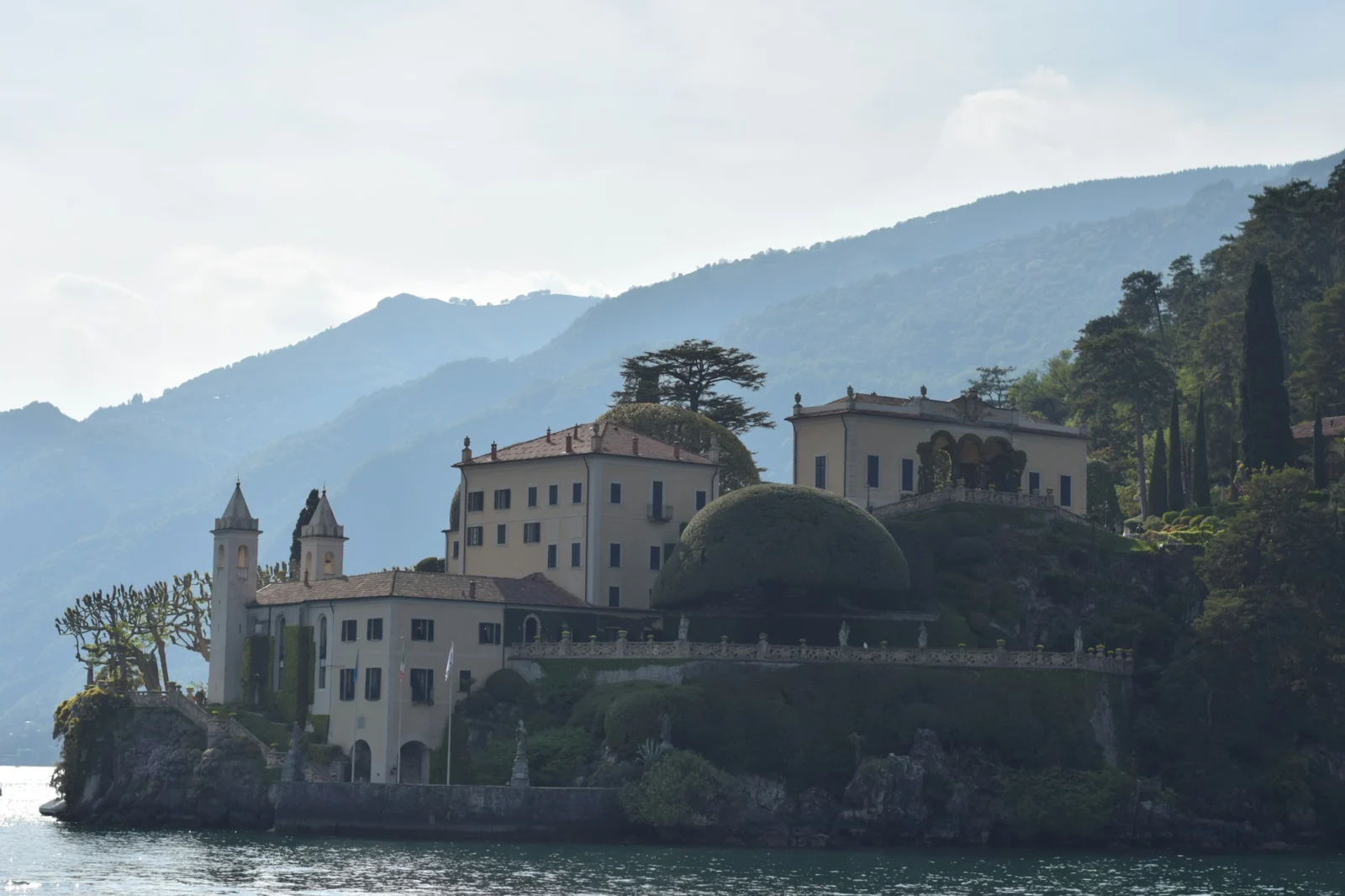 Villa del Balbianello on its green point