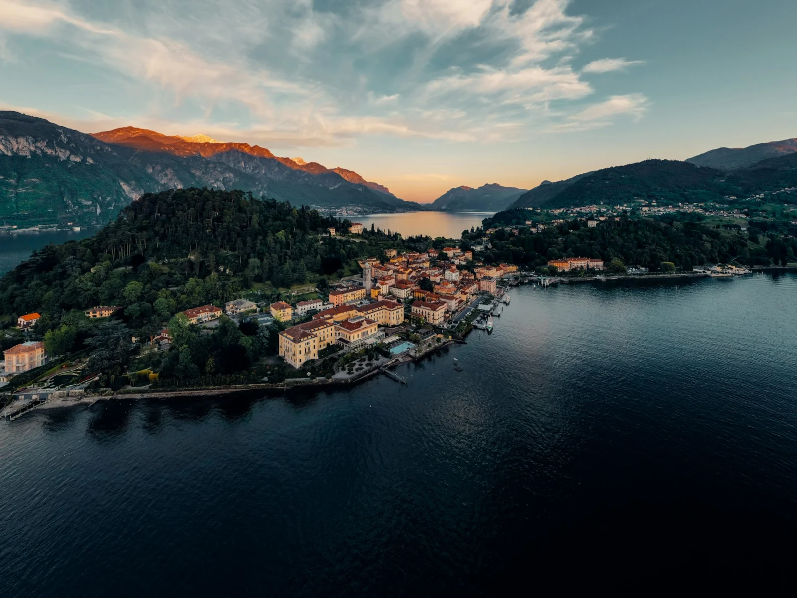 Punta Spartivento at dusk, where the lake divides